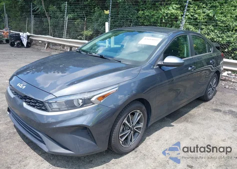 2022 Kia Forte Lxs z USA, uszkodzony, nr VIN 3KPF24AD5NE417853